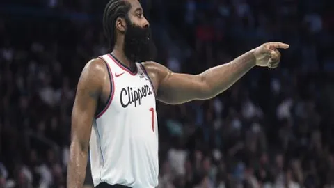 “激战在即！弗赖堡对决云达不莱梅，谁将问鼎胜利巅峰？”